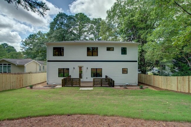 Building Photo - 1203 Vista Trail NE