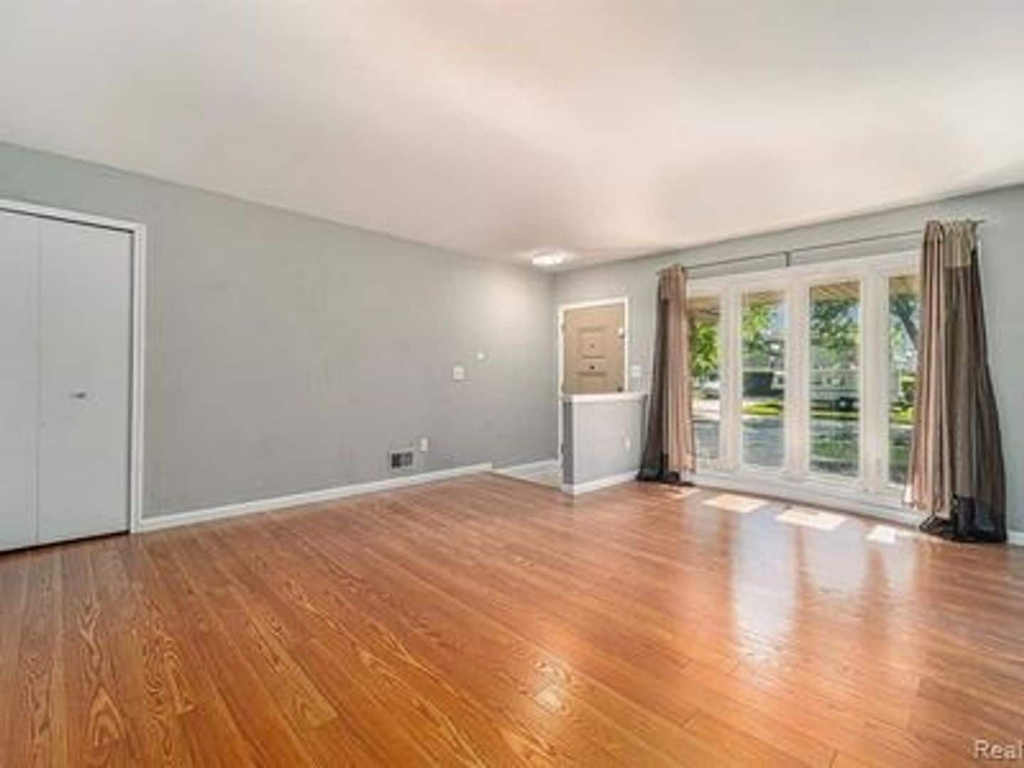 Building Photo - 3537 Millay Dr