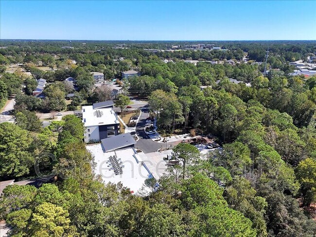 Building Photo - 610 S Kerr Ave