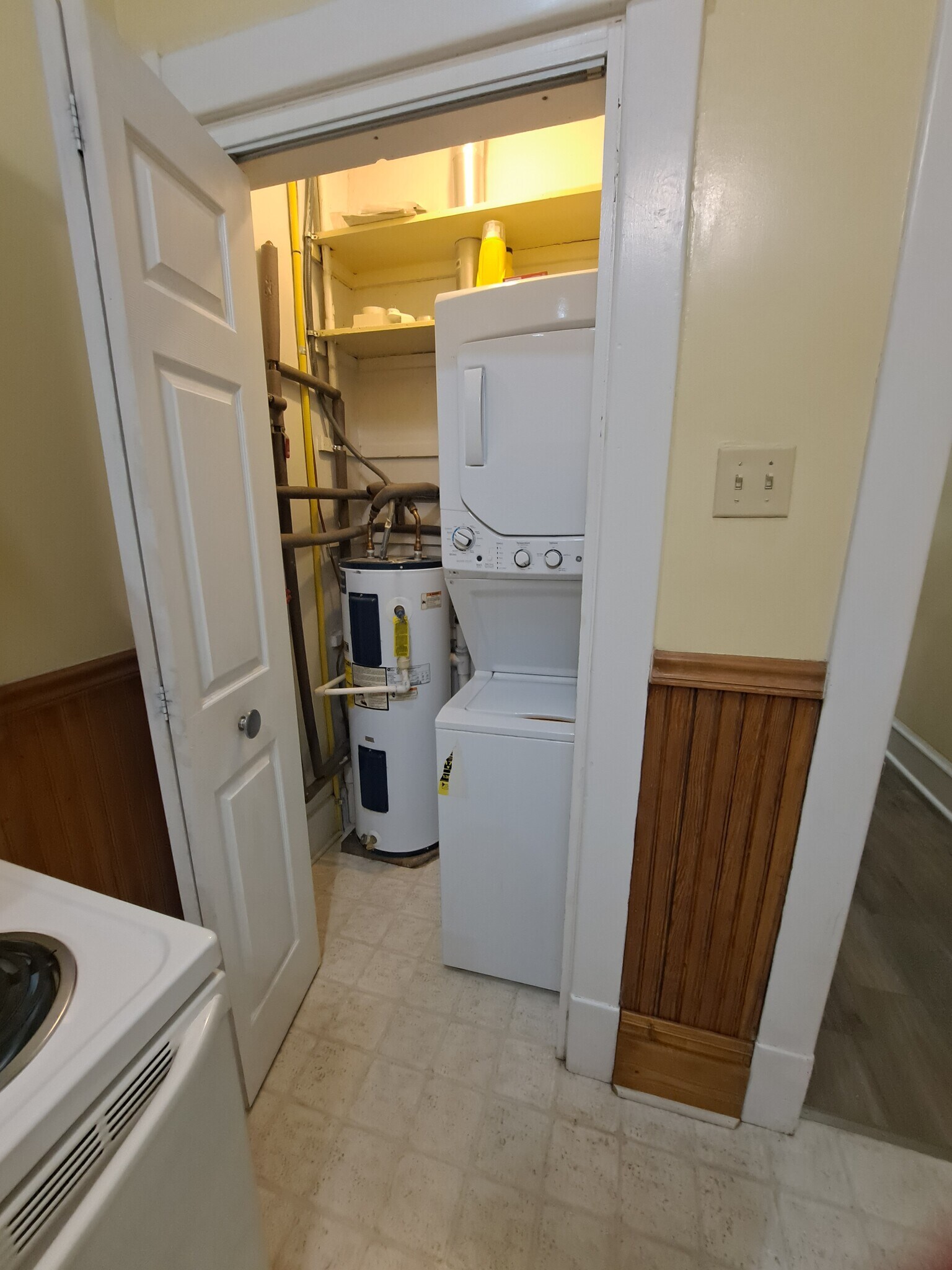 Lndy unit in pantry - 129 Main St