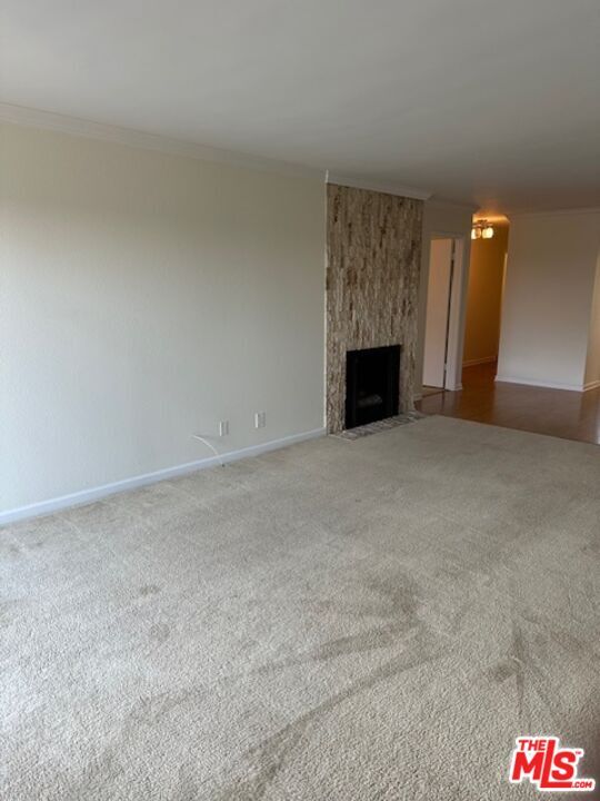 Building Photo - 2320 S Bentley Ave