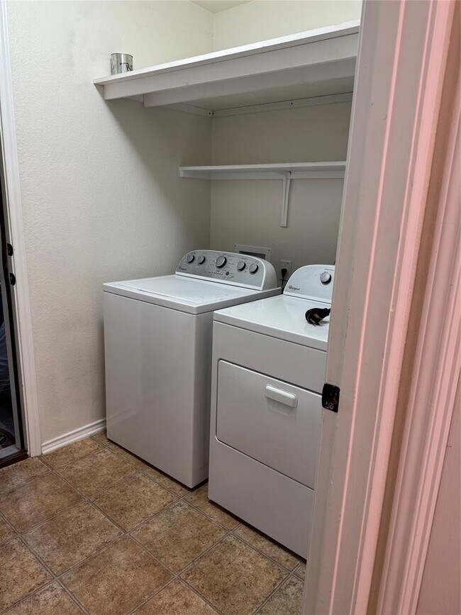 Building Photo - 13604 Abraham Lincoln St