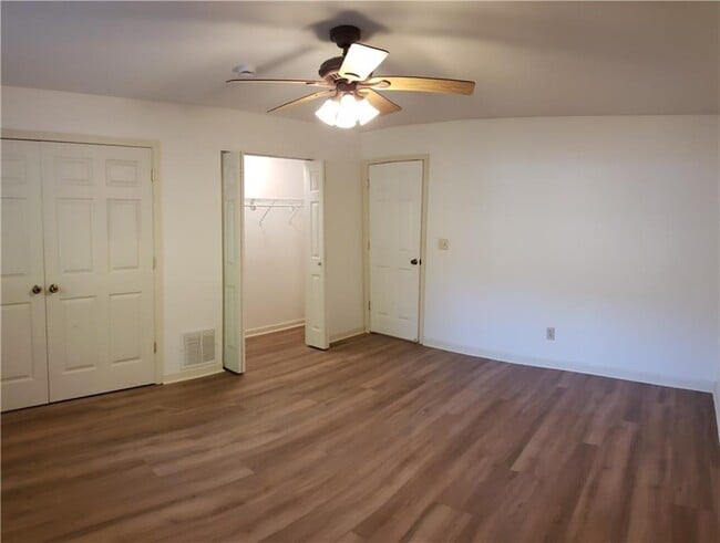 Building Photo - 3662 Rock Springs Dr