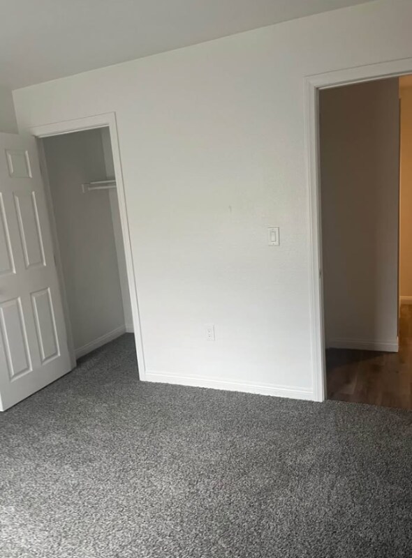 Building Photo - 1750 Karen Ave