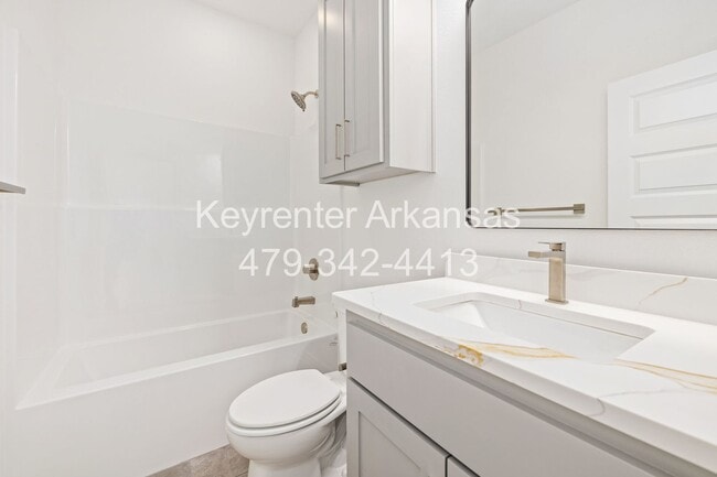 Building Photo - Brand New Duplex in Fayetteville!