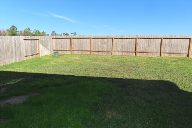 Building Photo - 24438 Elmwood Falls Dr