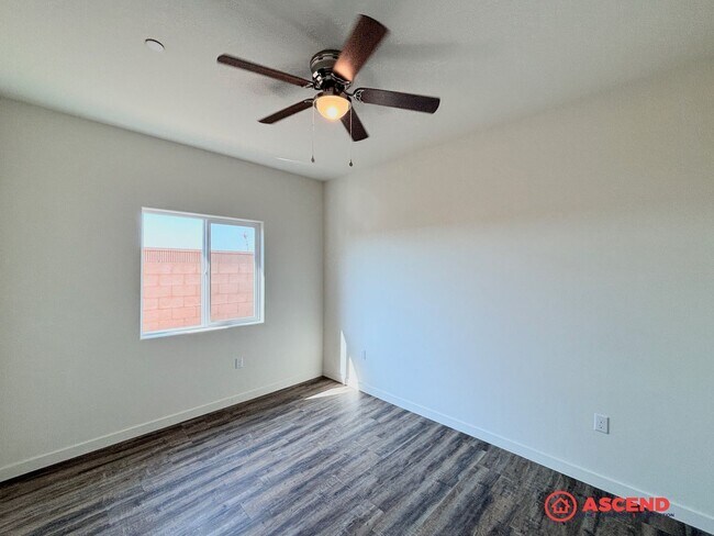 Building Photo - 6012 Curvy Hills Dr