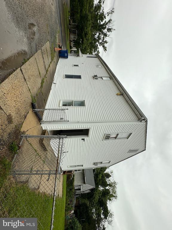 Building Photo - 120 E Main St