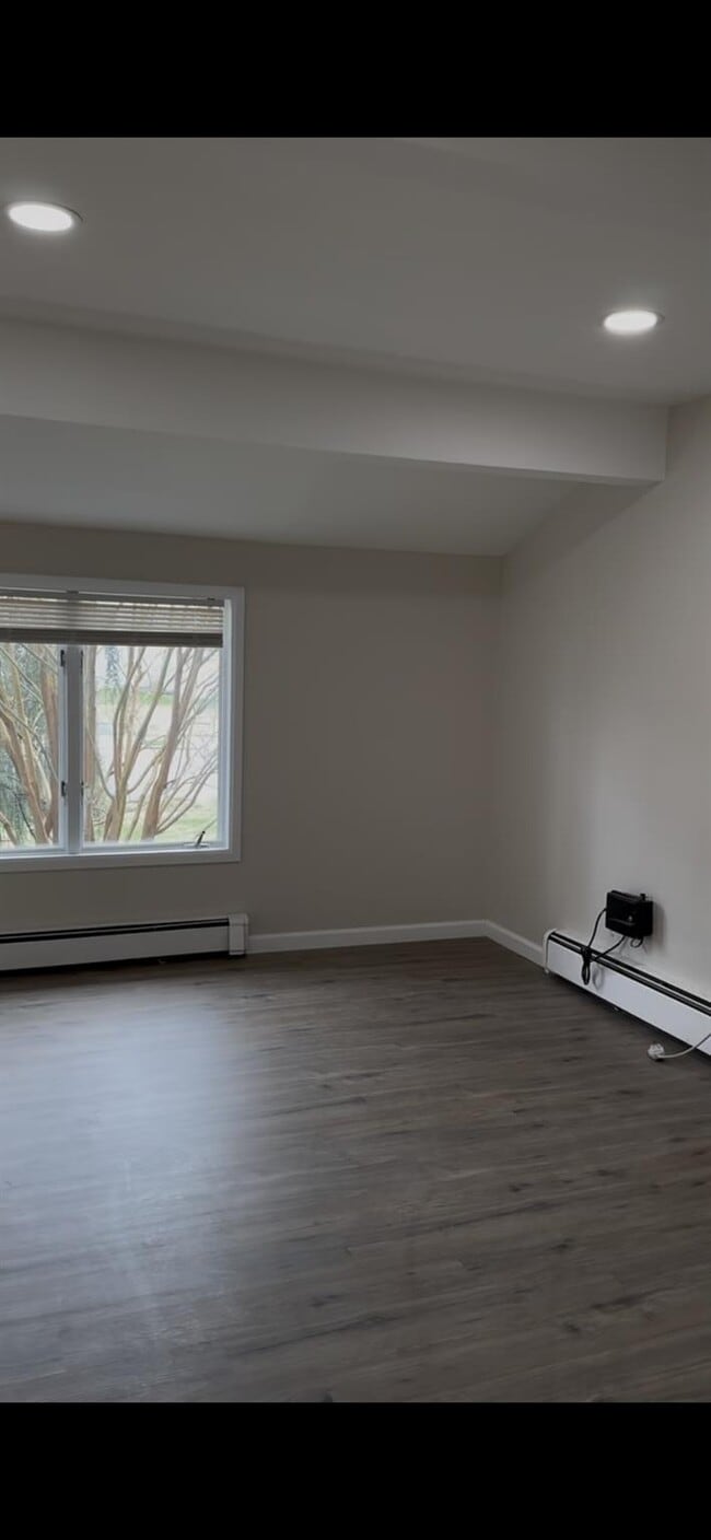 Building Photo - 4160 Ludwig Ln