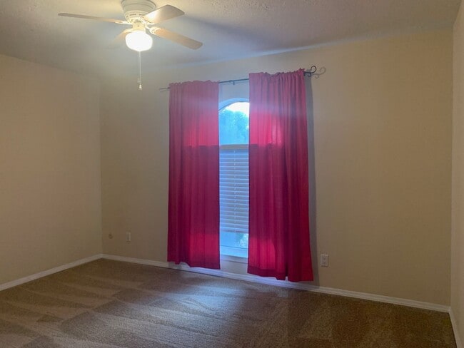Building Photo - Heritage Hills 3 Bedroom