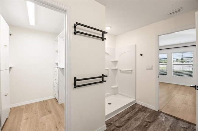 Building Photo - 12401 Streambed Dr