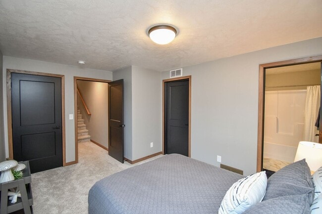 Building Photo - 3900 S Caballo Ct