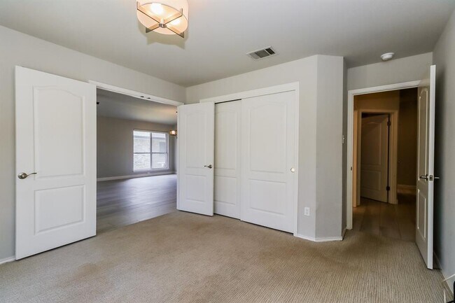 Building Photo - 9604 Kangaroo Ln