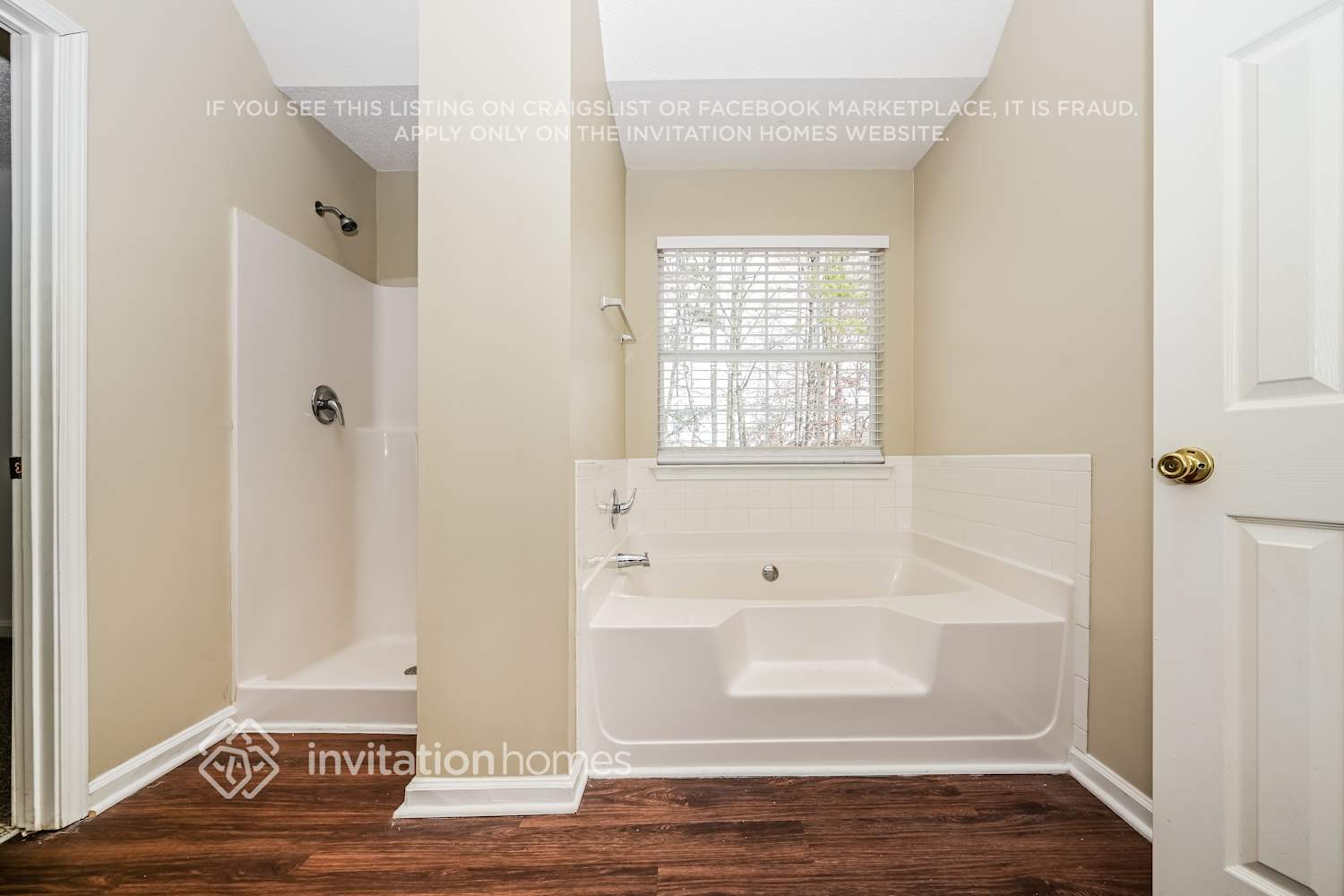 Building Photo - 363 Ermines Way