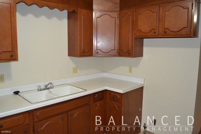 Building Photo - 1 br, 1 bath House - 3307 SW 29th Ter