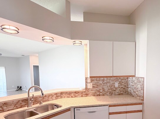 Building Photo - 839 W Sunbird Path