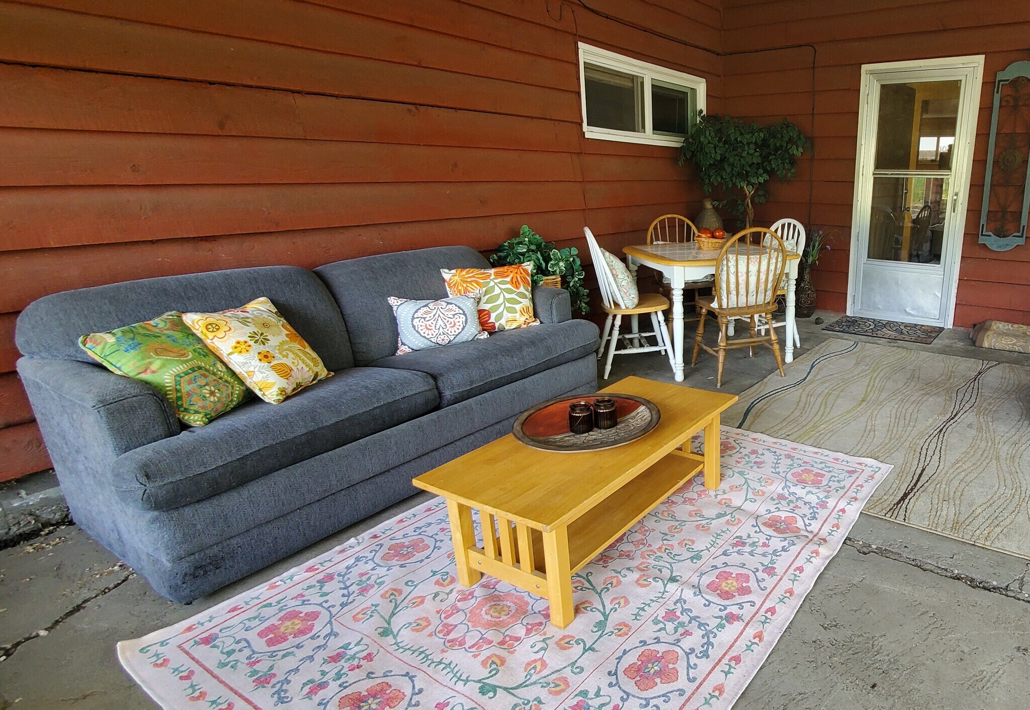 Outdoor living space on the carport - 2315 W Smith Ave