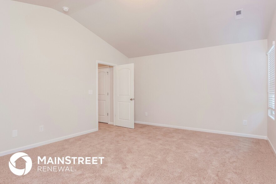 Building Photo - 220 Rustling Way