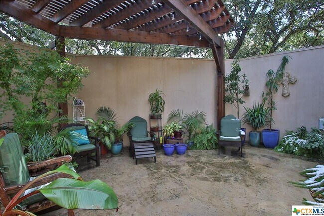 Building Photo - 2623 Kangaroo Ct