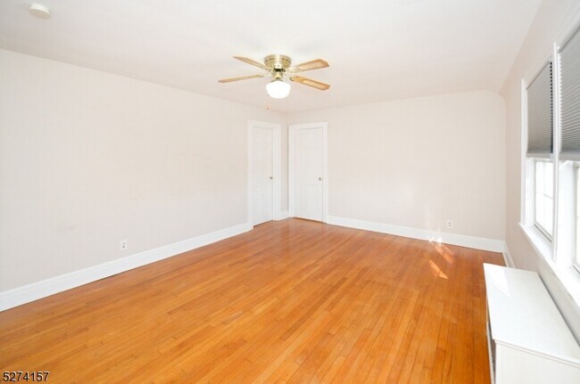 Building Photo - 29 13th Ave