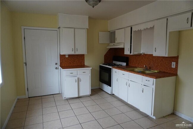 Building Photo - 4 S 10th St