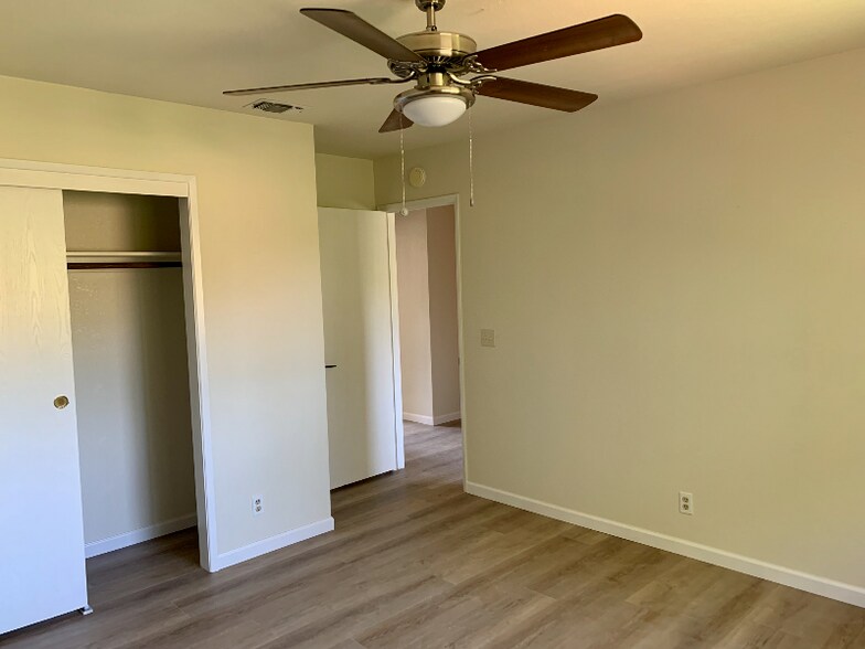 Building Photo - 3009 Lillard Dr