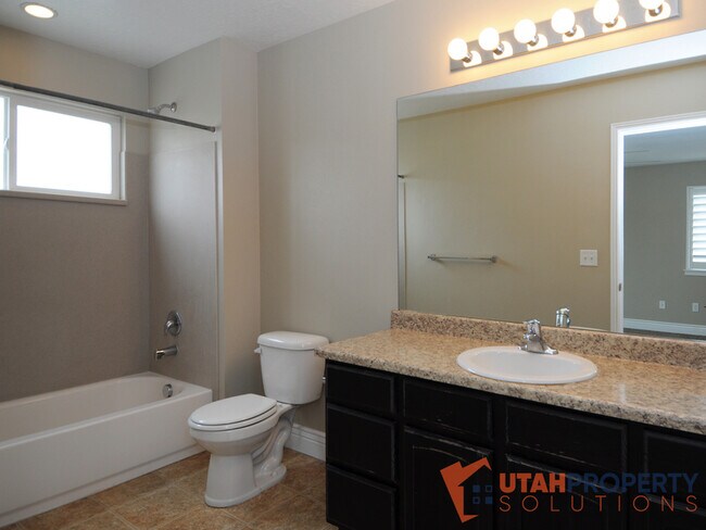 Building Photo - 3755 N Prairie Grass Dr