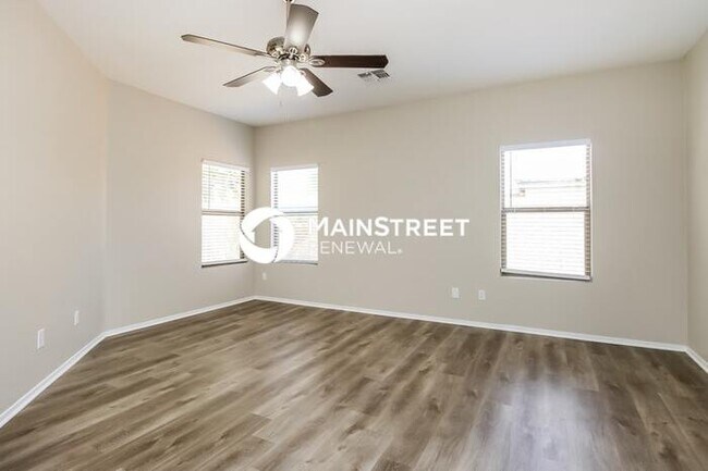 Building Photo - 4 Bedroom Pet-Friendly Home in MESA, AZ with Main Street Renewal