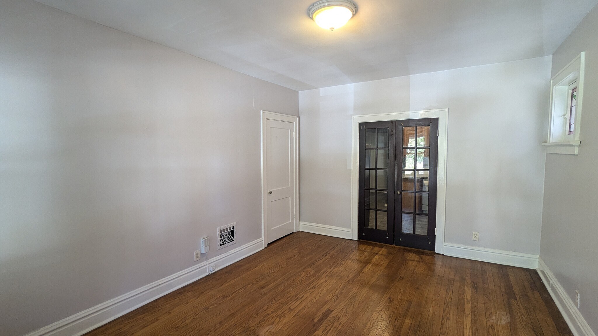 Building Photo - 5042 Mardel Ave