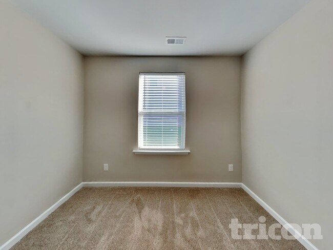 Building Photo - 64 Crew Clb Ct