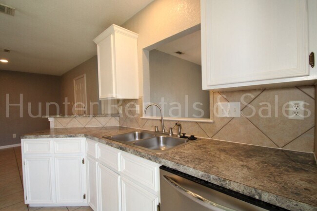 Building Photo - 3007 Dannen Ct