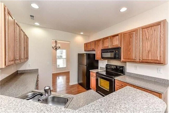 Building Photo - 3111 Gloxinia Rd
