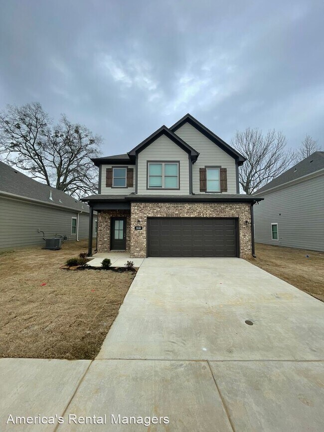 Primary Photo - 4 br, 2.5 bath House - 2120 Ellsworth Loop...