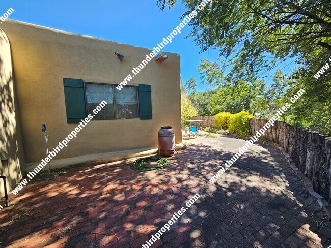 Building Photo - Charming Historic Tesuque Home – Fully Fur...