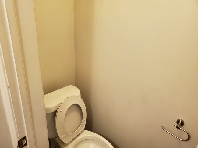 Building Photo - 705 N Boulevard