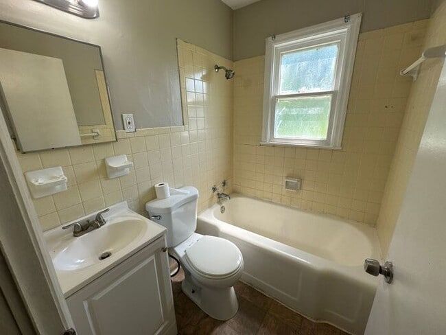 Building Photo - NICE 2BD/1BTH HOME