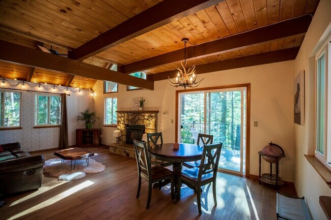 Building Photo - 6563 Onyx Trl