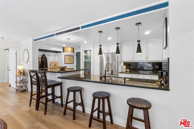 Building Photo - 2160 Century Park E