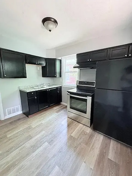 Building Photo - 7131 Garesche Ave