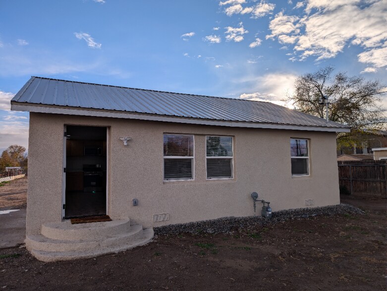 Primary Photo - 164 Willow Rd NW