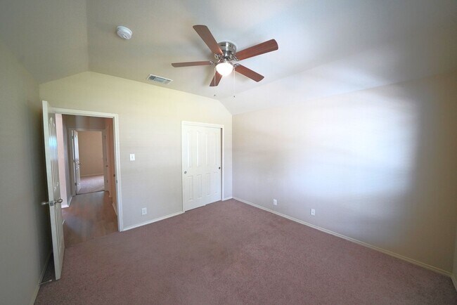 Building Photo - Move-In Ready Property Now Available in Selma, TX! - Realtor Commission: $600