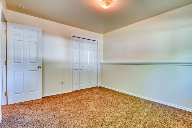 Building Photo - Fantastic Home In Village Seven For Rent