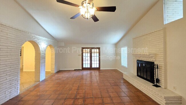 Building Photo - 7609 Linkside St