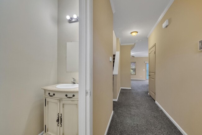 Building Photo - Welcome to Winstead Place!