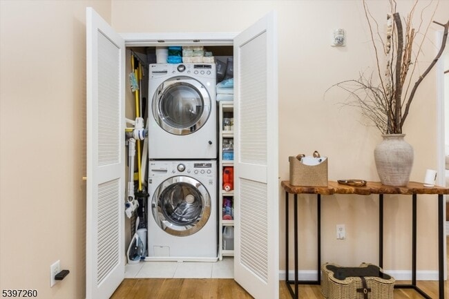 Building Photo - 349-353 S Broad St