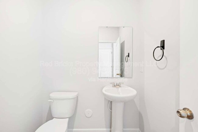 Building Photo - 2128 Blue Sky Mdws Dr