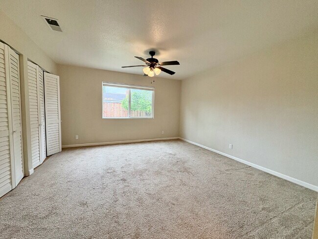 Building Photo - Spacious 3 Bedroom Gilroy Home with AC  & Attached Garage