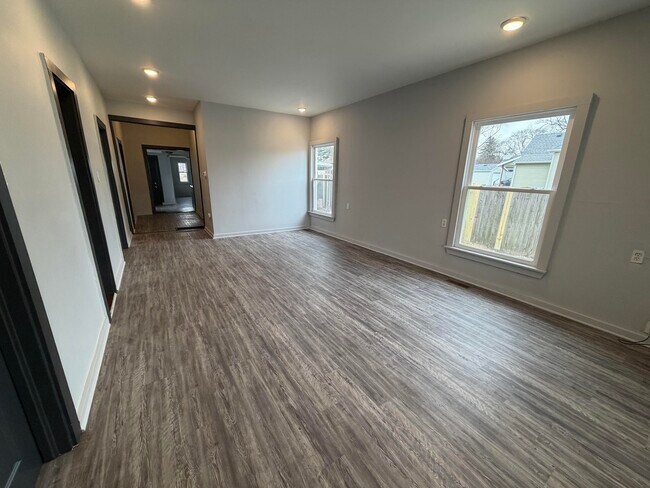 Building Photo - 214 McKinley