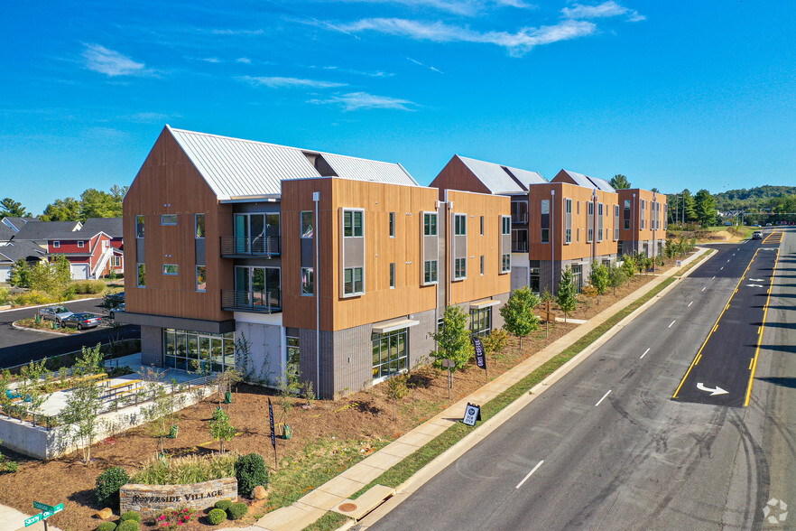 Primary Photo - Riverside Village Apartments