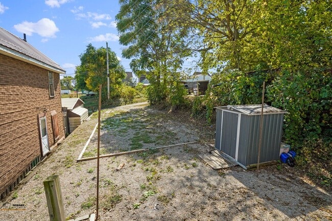 Building Photo - Quality 2 Bed 1.5 Bathrooms Home - Availab...